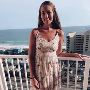 Meet your Posher, Katelyn